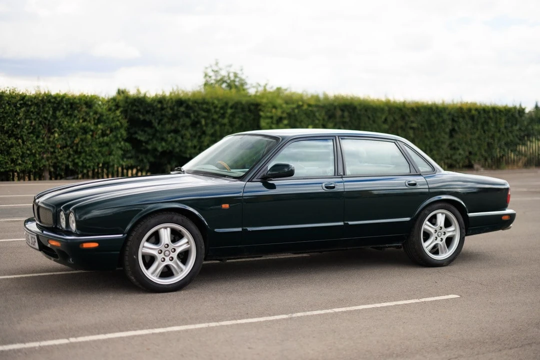 1998 Jaguar X308 XJR - Image 24 of 30
