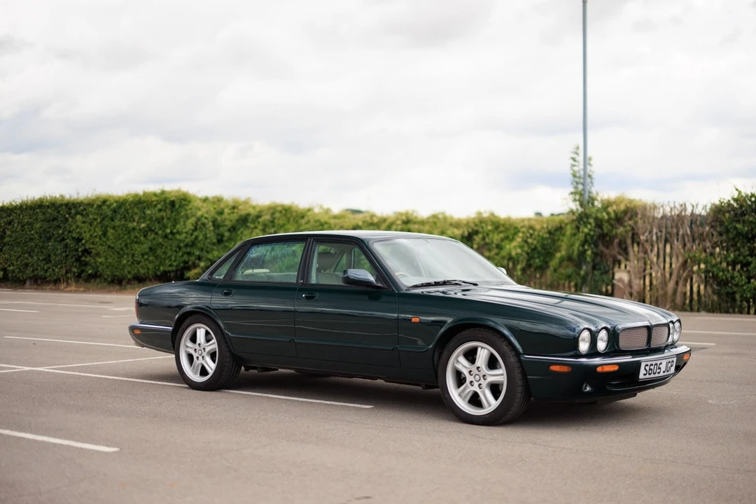 1998 Jaguar X308 XJR - Image 5 of 30