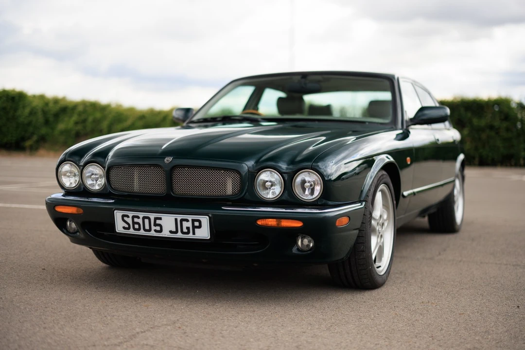 1998 Jaguar X308 XJR - Image 13 of 30