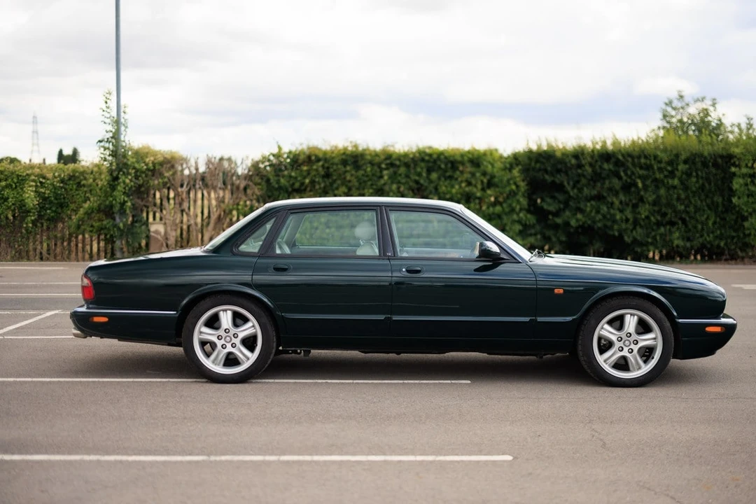 1998 Jaguar X308 XJR - Image 10 of 30