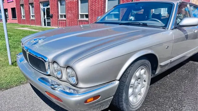 1998 Jaguar XJ8