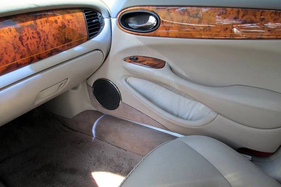 1998 Jaguar X308 XJ - Image 5 of 24