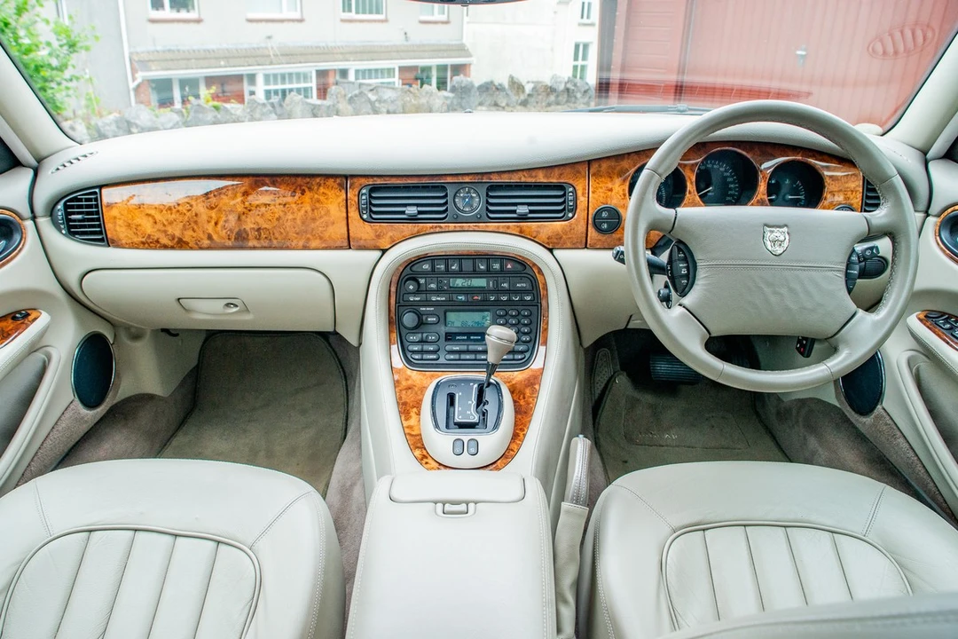 1998 Jaguar X308 XJ - Image 27 of 30