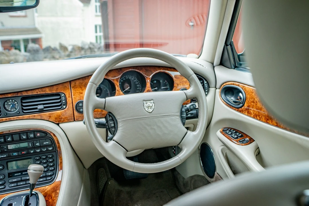 1998 Jaguar X308 XJ - Image 28 of 30