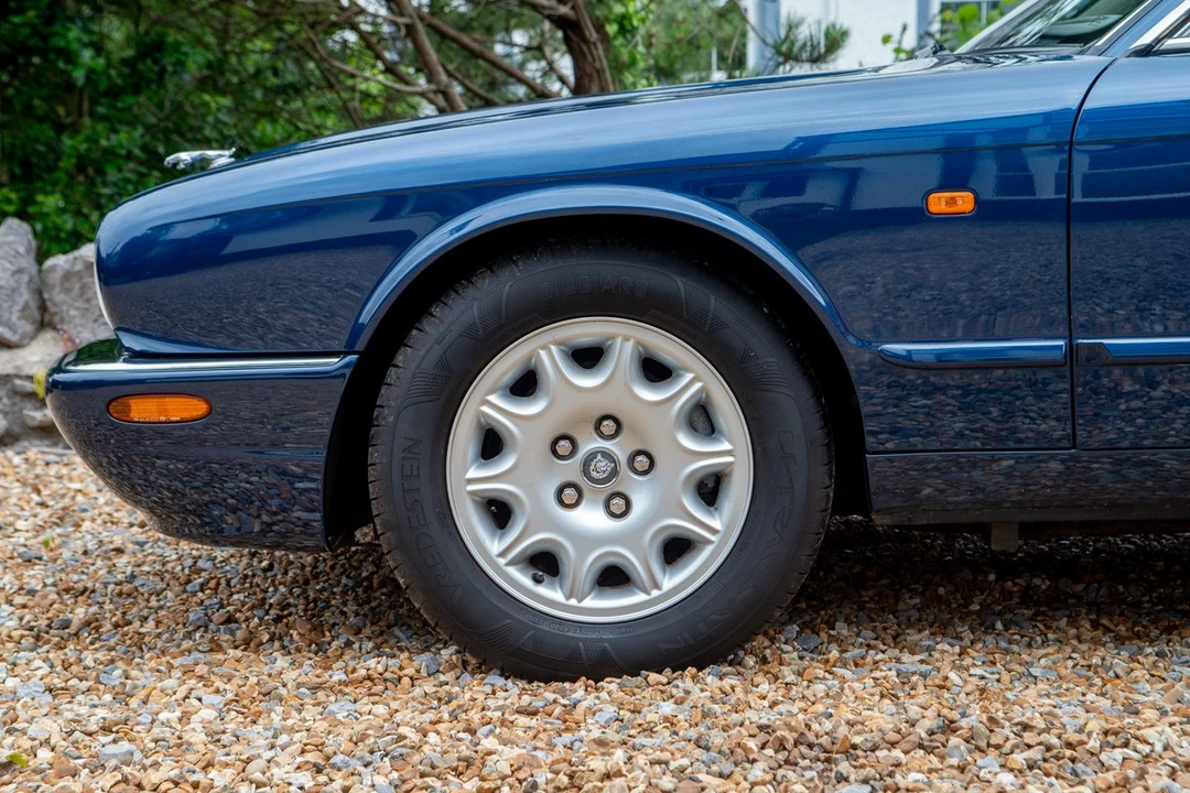 1998 Jaguar X308 XJ - Image 8 of 30