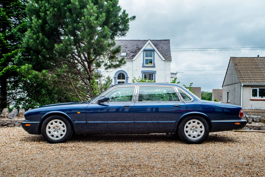 1998 Jaguar X308 XJ - Image 3 of 30