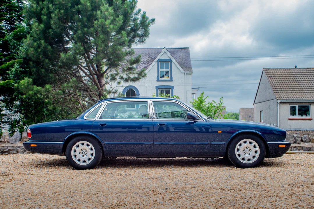 1998 Jaguar X308 XJ - Image 4 of 30