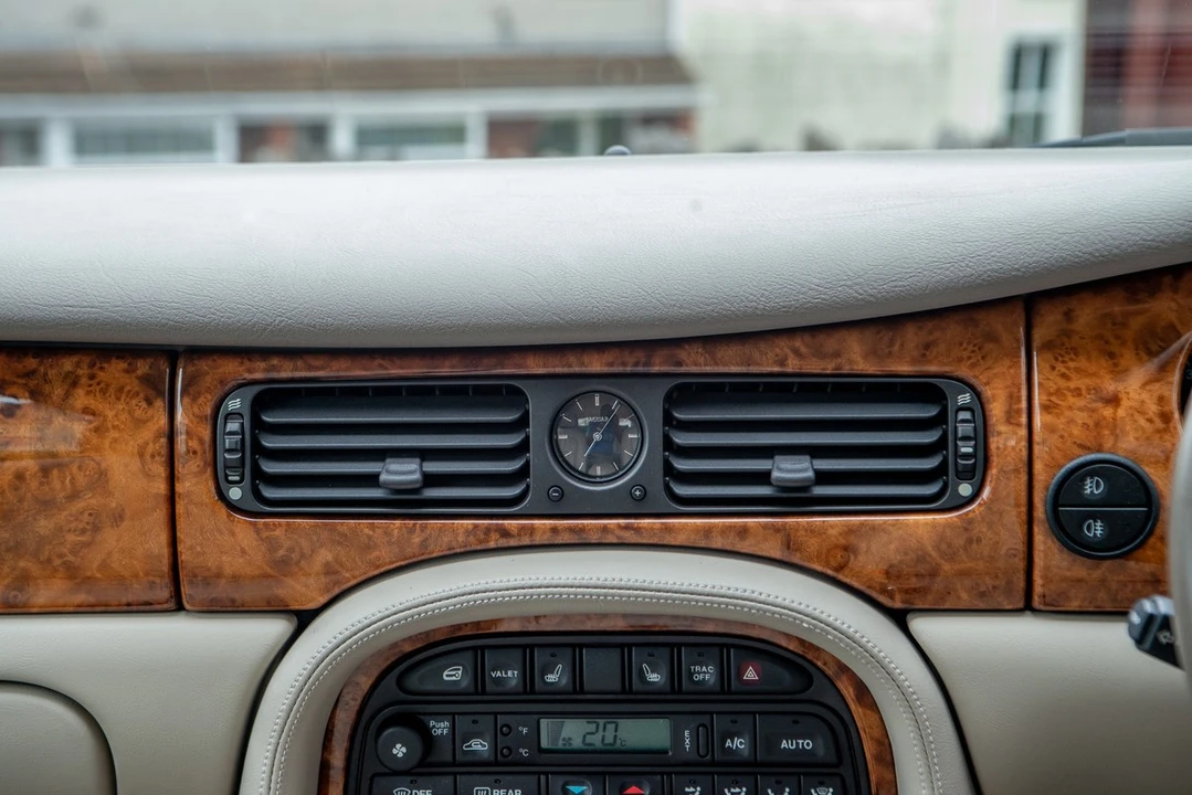 1998 Jaguar X308 XJ - Image 30 of 30