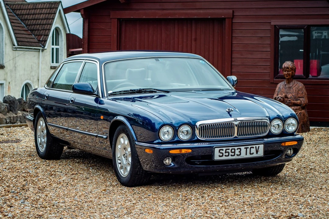 1998 Jaguar X308 XJ - Image 2 of 30