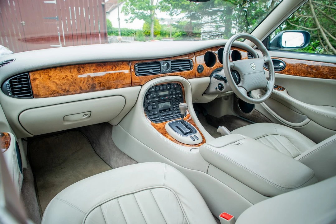 1998 Jaguar X308 XJ - Image 19 of 30