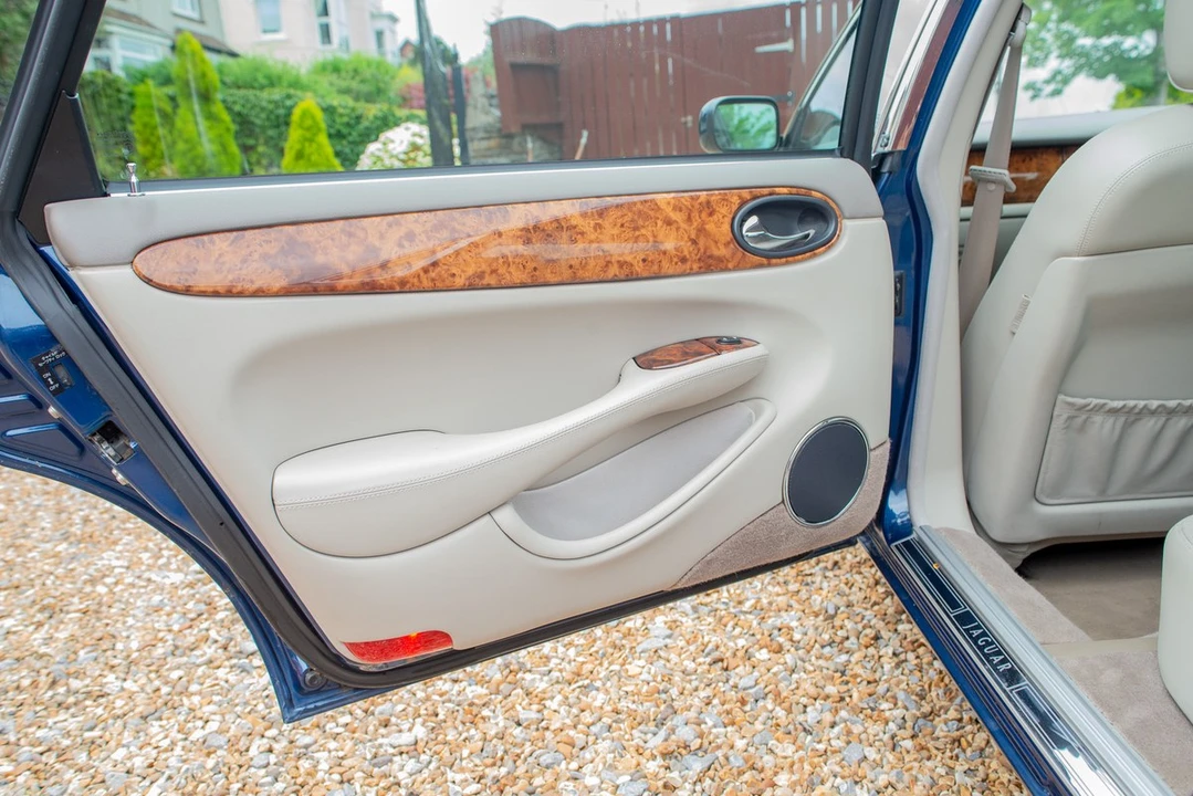 1998 Jaguar X308 XJ - Image 16 of 30