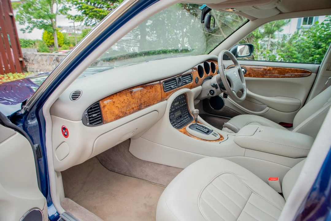 1998 Jaguar X308 XJ - Image 12 of 30