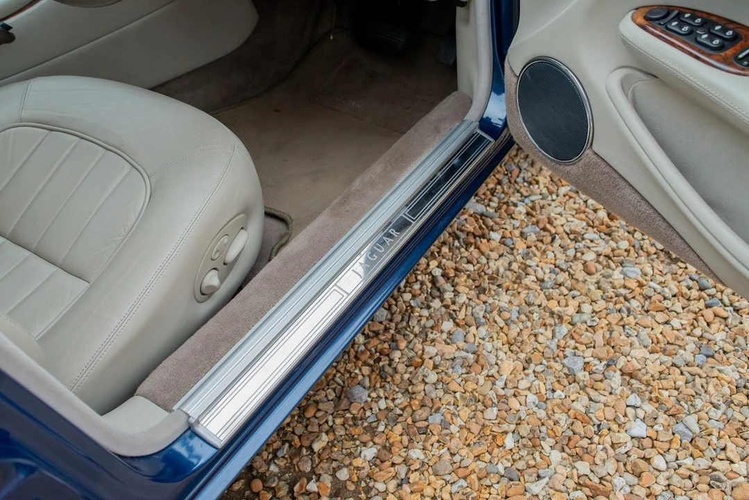 1998 Jaguar X308 XJ - Image 24 of 30