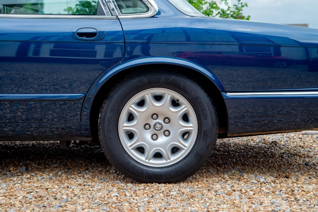 1998 Jaguar X308 XJ - Image 11 of 30