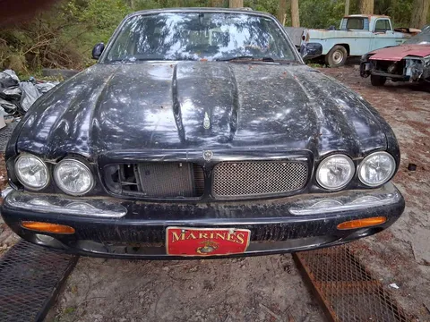 1998 Jaguar XJ Super V8 Sedan 4D