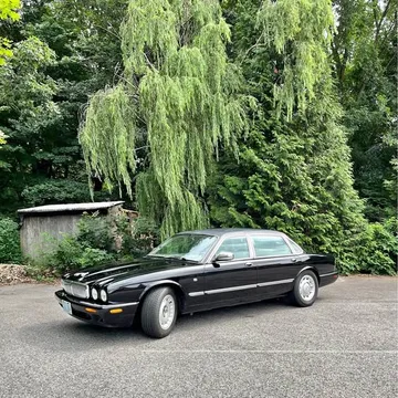 1998 Jaguar XJ Vanden Plas Sedan 4D