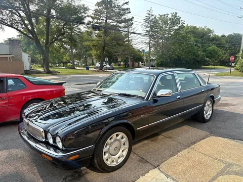 1998 Jaguar XJ Vanden Plas Sedan 4D
