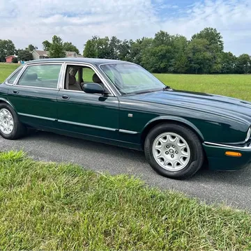 1998 Jaguar XJ XJ8 L Sedan 4D
