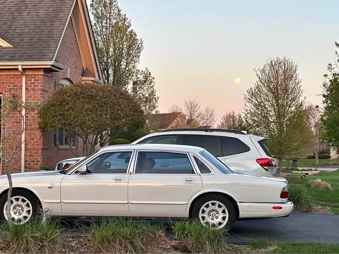 1998 Jaguar XJ XJ8 L Sedan 4D