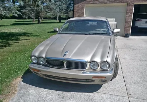 1998 Jaguar XJ XJ8 L Sedan 4D