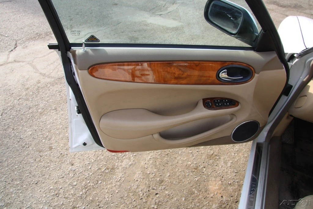 1998 Jaguar X308 XJ - Image 11 of 21