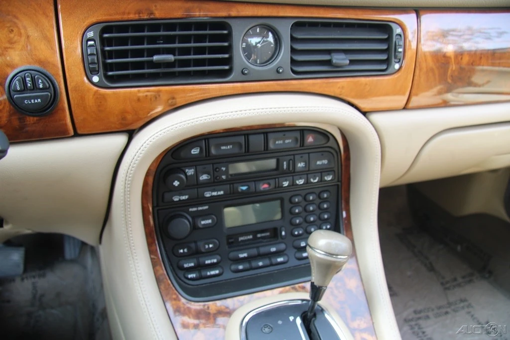 1998 Jaguar X308 XJ - Image 17 of 21
