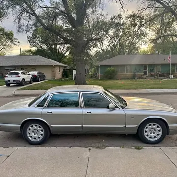 1998 Jaguar XJ XJ8 Sedan 4D