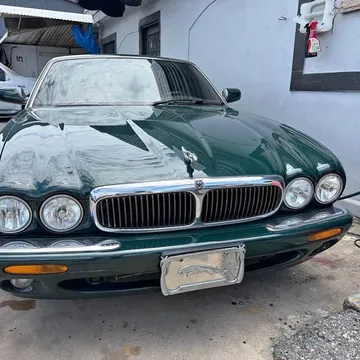 1998 Jaguar XJ XJ8 Sedan 4D