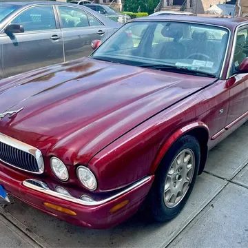 1998 Jaguar XJ XJ8 Sedan 4D