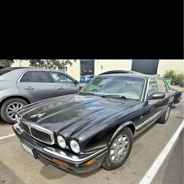 1998 Jaguar XJ XJ8 Sedan 4D