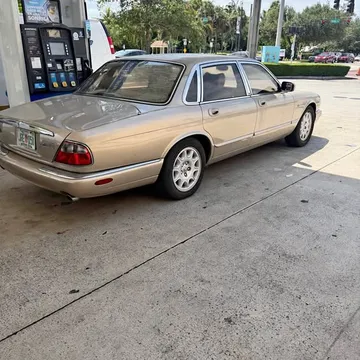 1998 Jaguar XJ XJ8 Sedan 4D