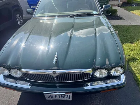 1998 Jaguar XJ XJ8 Sedan 4D