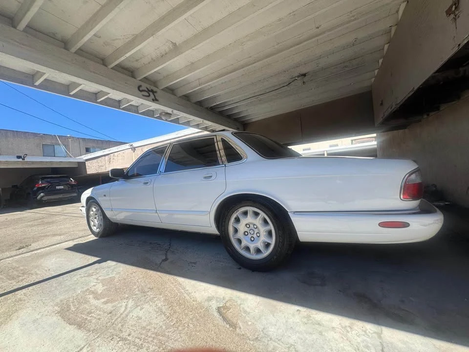 1998 Jaguar X308 XJ - Image 4 of 12