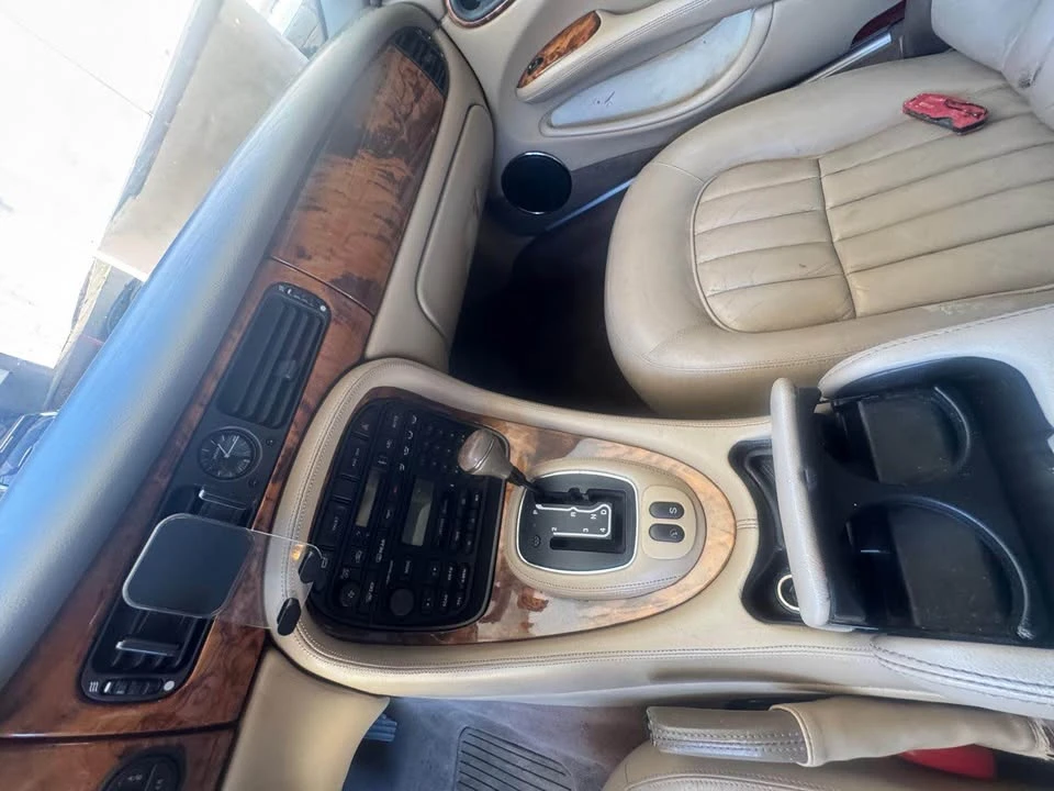 1998 Jaguar X308 XJ - Image 7 of 12