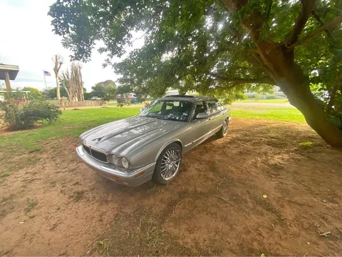 1998 Jaguar XJ XJ8 Vanden Plas Sedan 4D