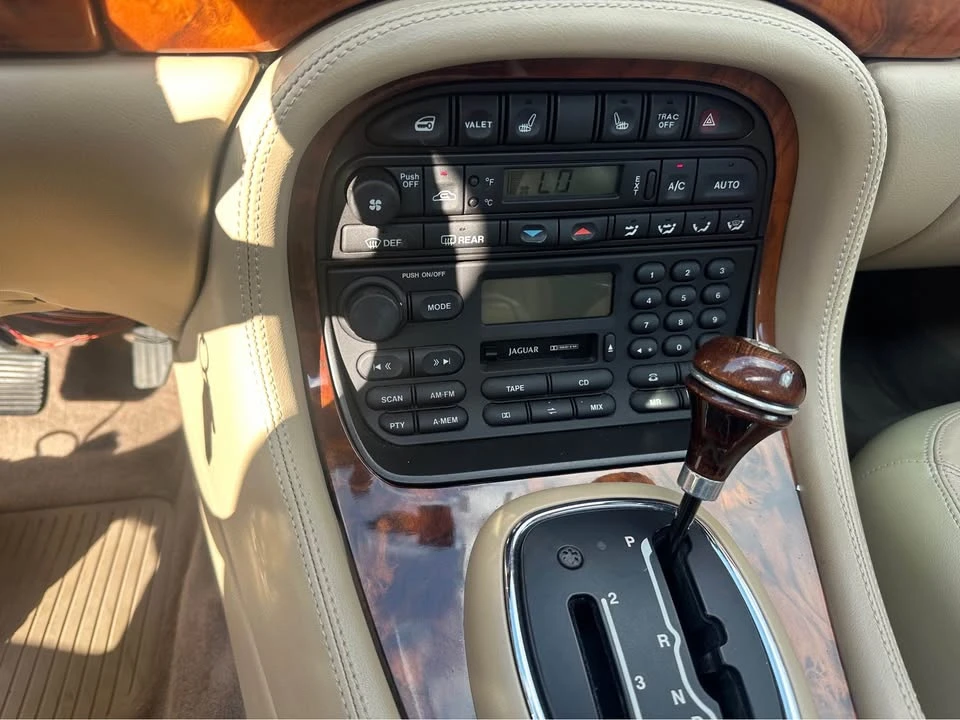 1998 Jaguar X308 XJ - Image 15 of 16