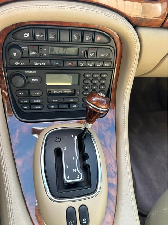 1998 Jaguar X308 XJ - Image 12 of 16