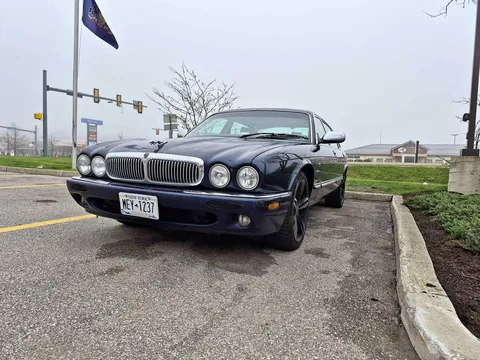 1998 Jaguar XJ XJ8 Vanden Plas Sedan 4D
