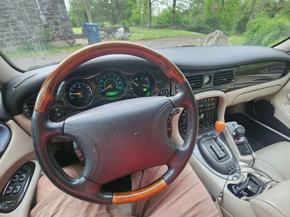 1998 Jaguar X308 XJR - Image 7 of 10
