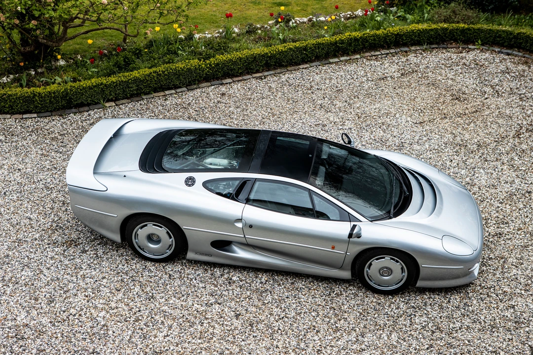 1998 Jaguar XJ220 - Image 26 of 31