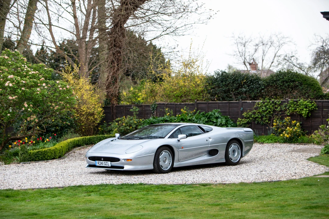 1998 Jaguar XJ220 - Image 12 of 31