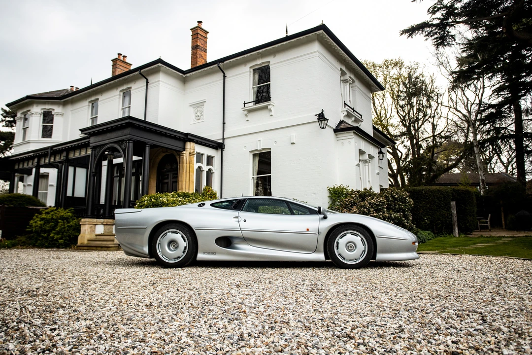 1998 Jaguar XJ220 - Image 30 of 31