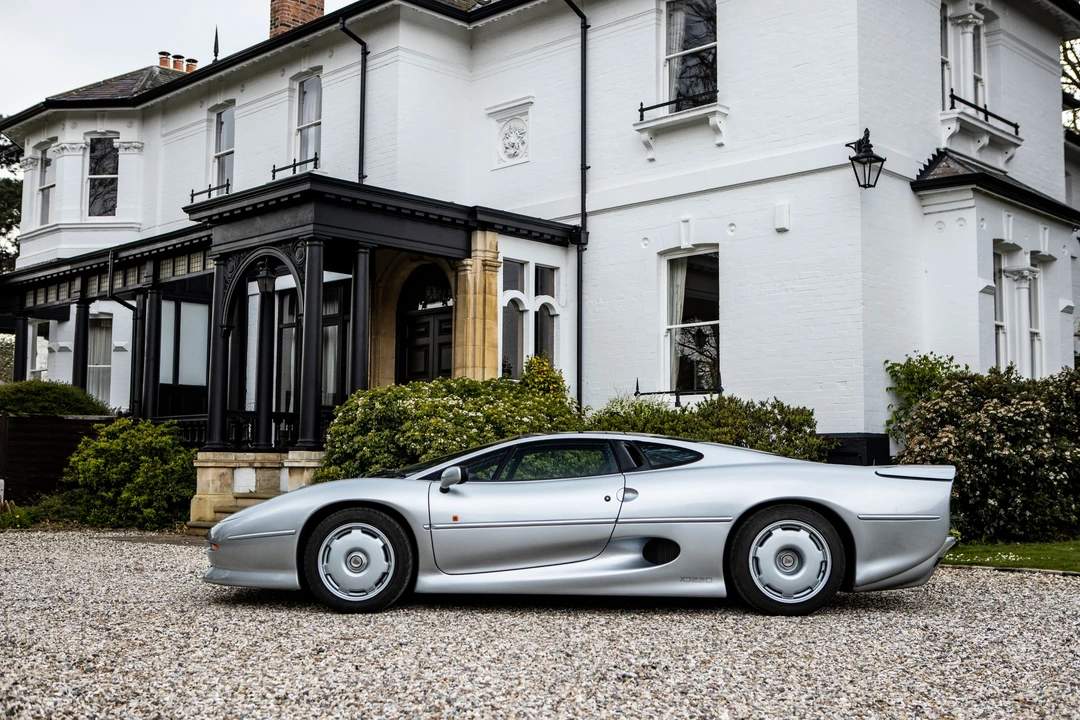 1998 Jaguar XJ220 - Image 29 of 31