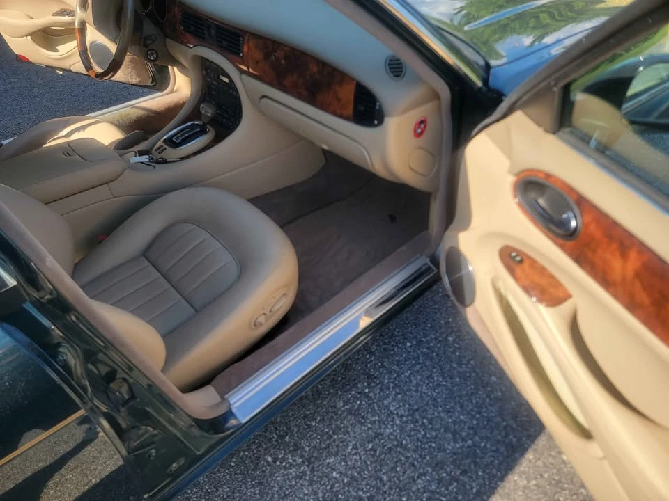 1998 Jaguar X308 XJ - Image 8 of 10