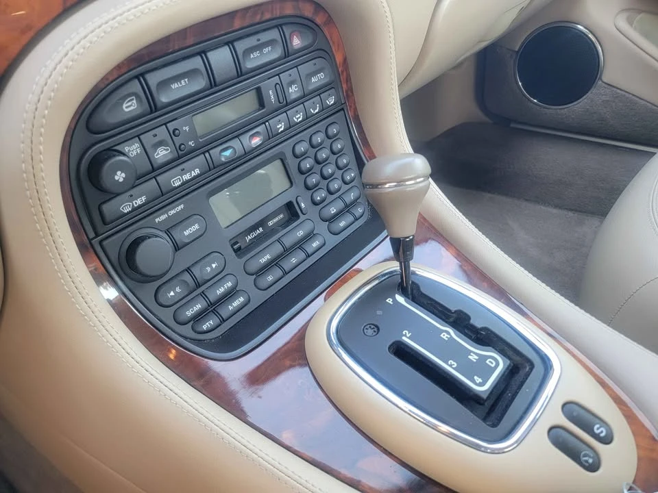 1998 Jaguar X308 XJ - Image 10 of 10