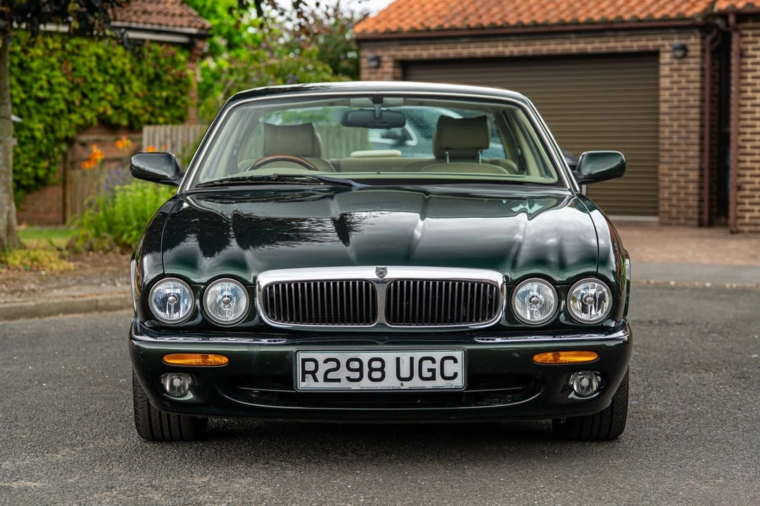 1998 Jaguar X308 XJ - Image 2 of 30