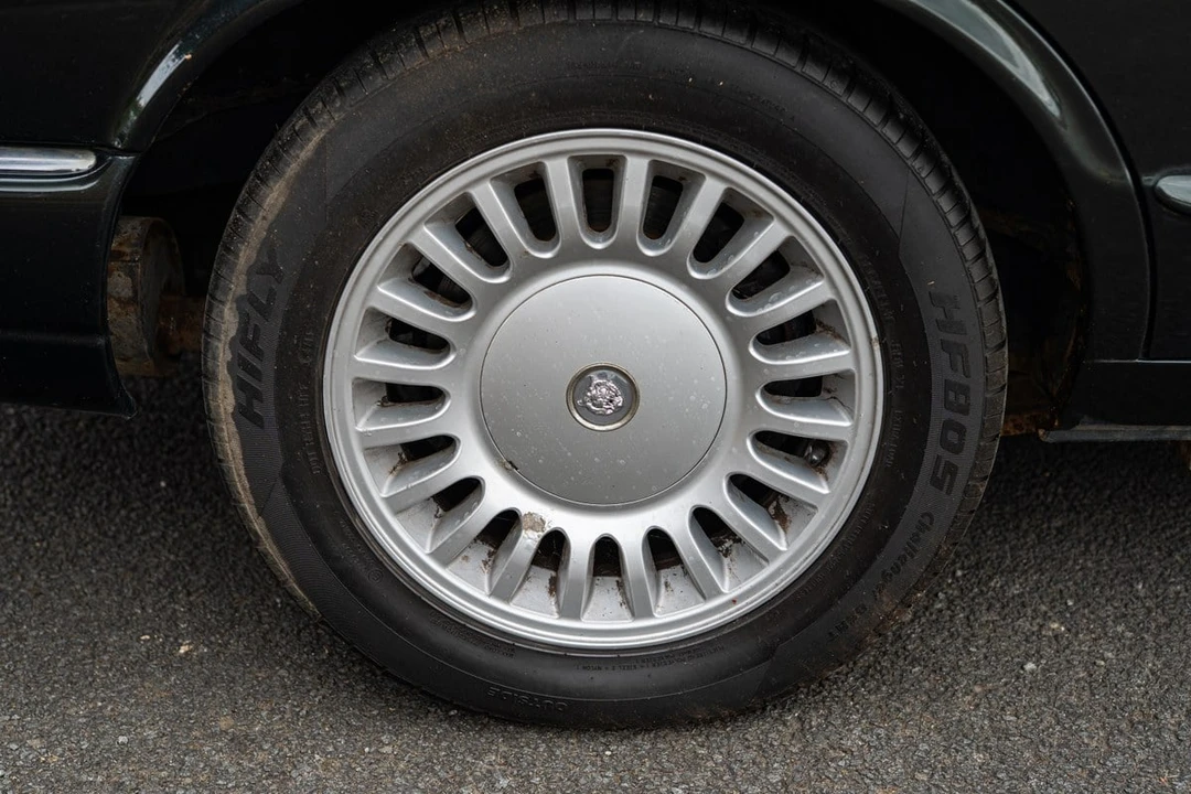 1998 Jaguar X308 XJ - Image 12 of 30