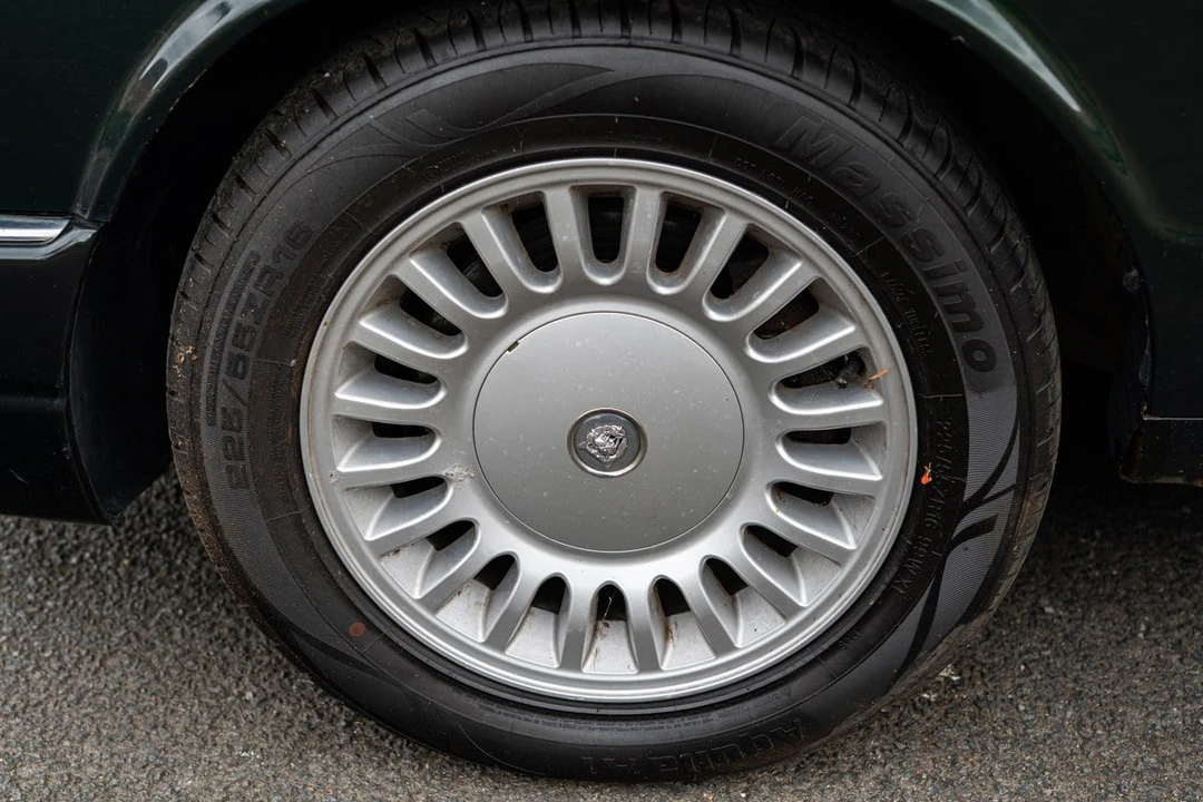 1998 Jaguar X308 XJ - Image 14 of 30