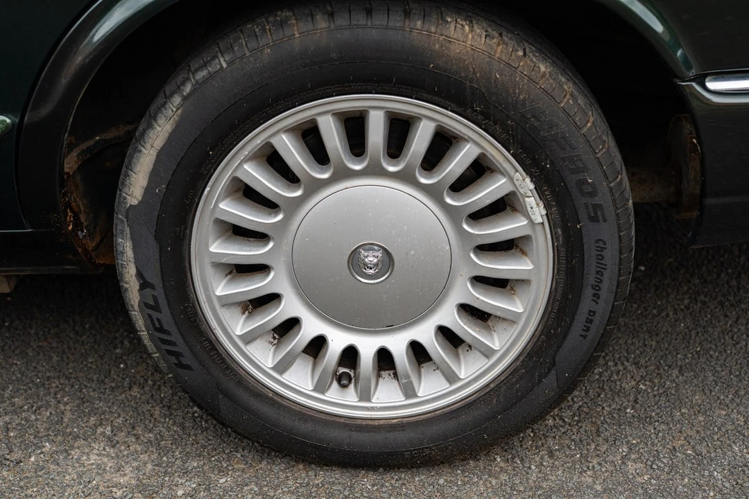 1998 Jaguar X308 XJ - Image 15 of 30