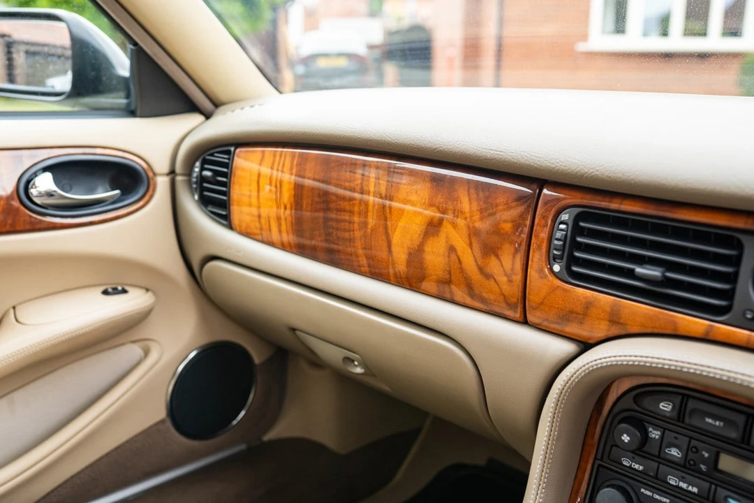 1998 Jaguar X308 XJ - Image 25 of 30